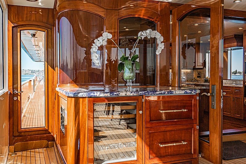 Lady Bahi yacht intérieur 