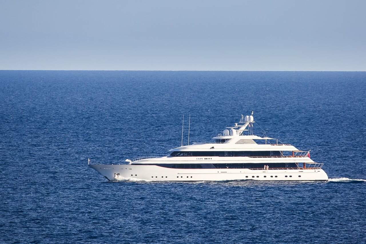 LADY BRITT Yacht • Feadship • 2011 • المالك Sten Warborn