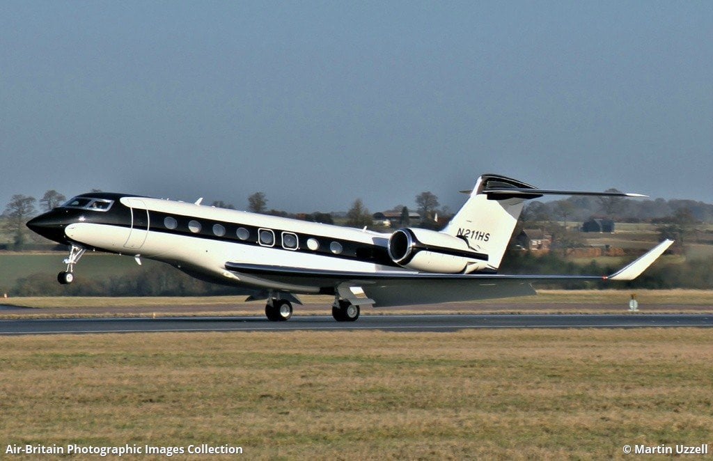 N211HS G650 هوارد شولتز