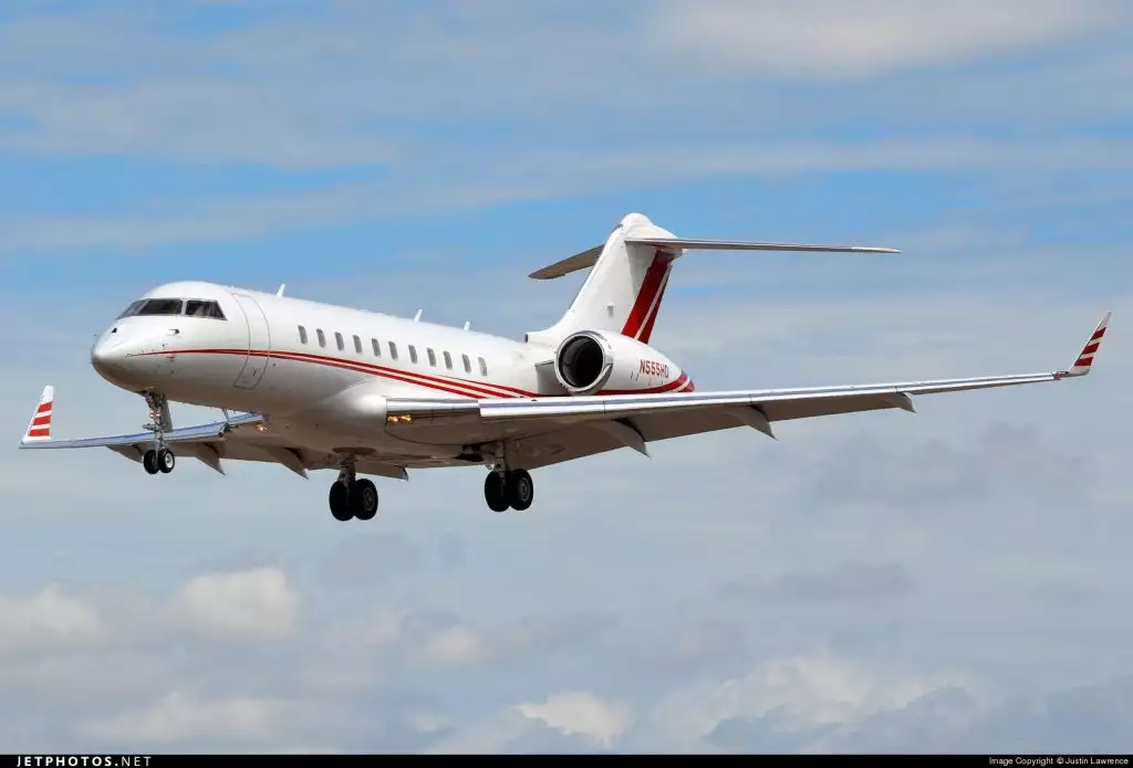 N555HD Global 5000 Дэн Хьюиш