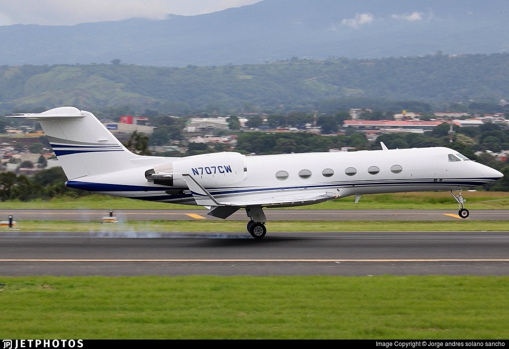 N707CW Gulfstream GIV Charles West private jet