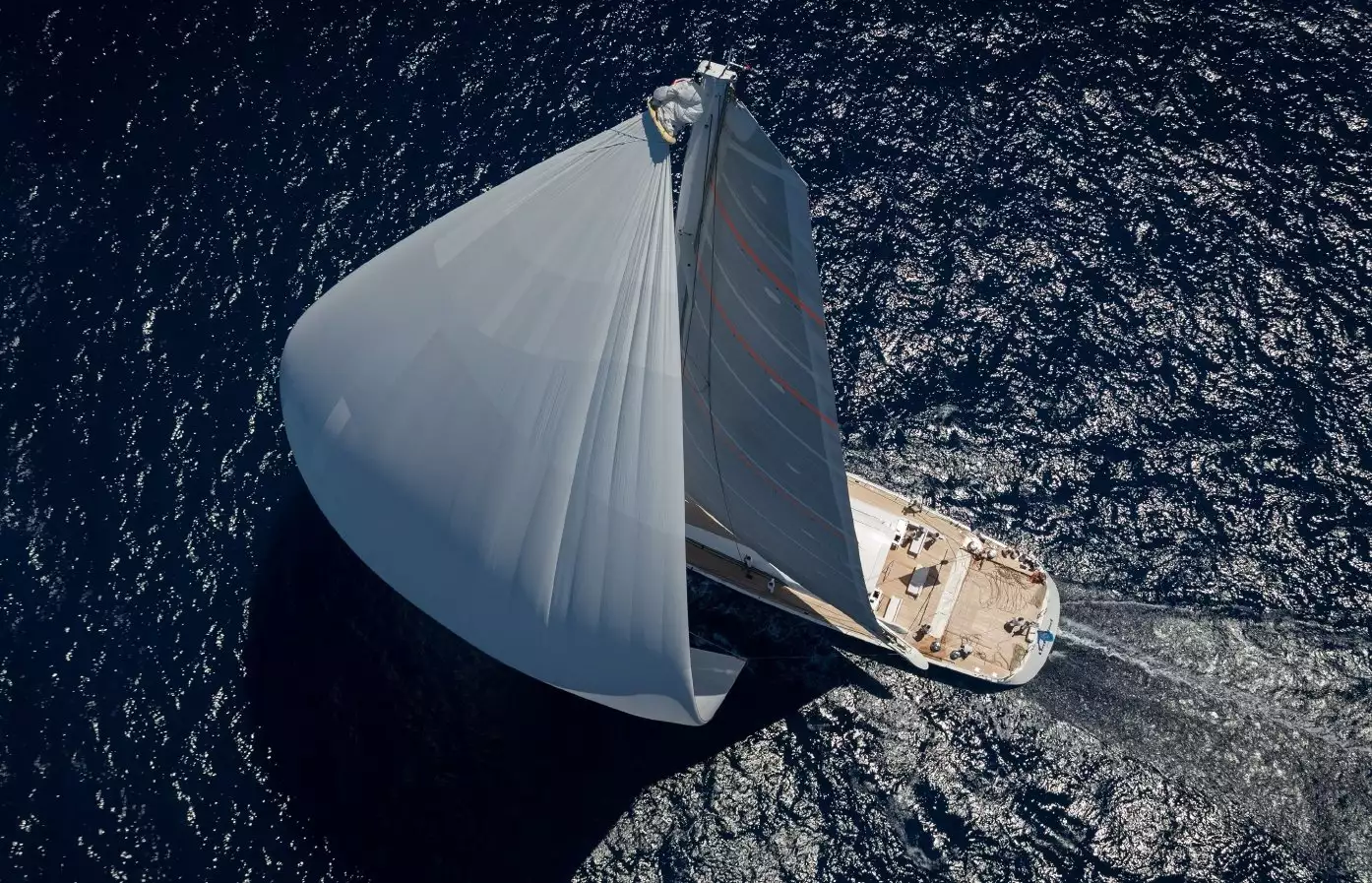 yacht à voile Unfurled-