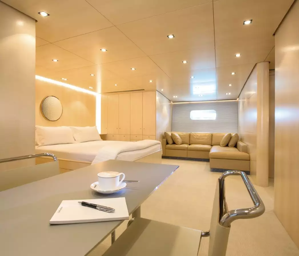 Intérieur de yacht déployé 