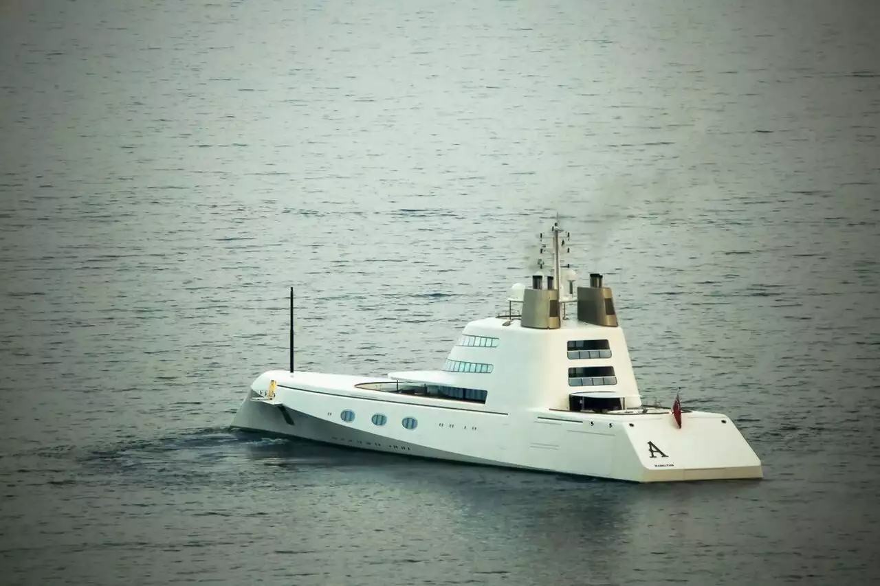 Motoryacht A – 119 m – Blohm+Voss – Masayoshi Son