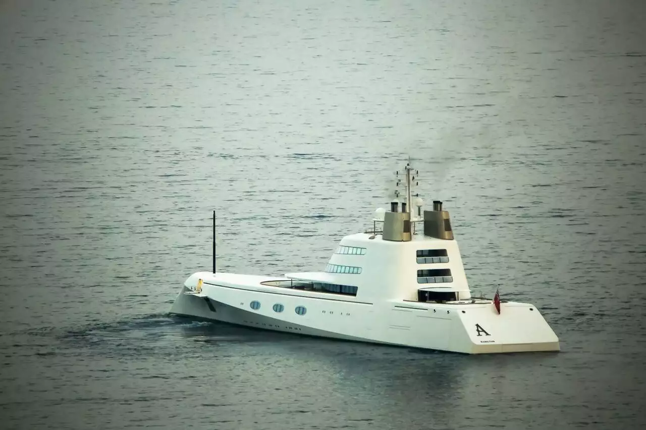 yacht a motore A – 119m – Blohm+Voss - Masayoshi Son