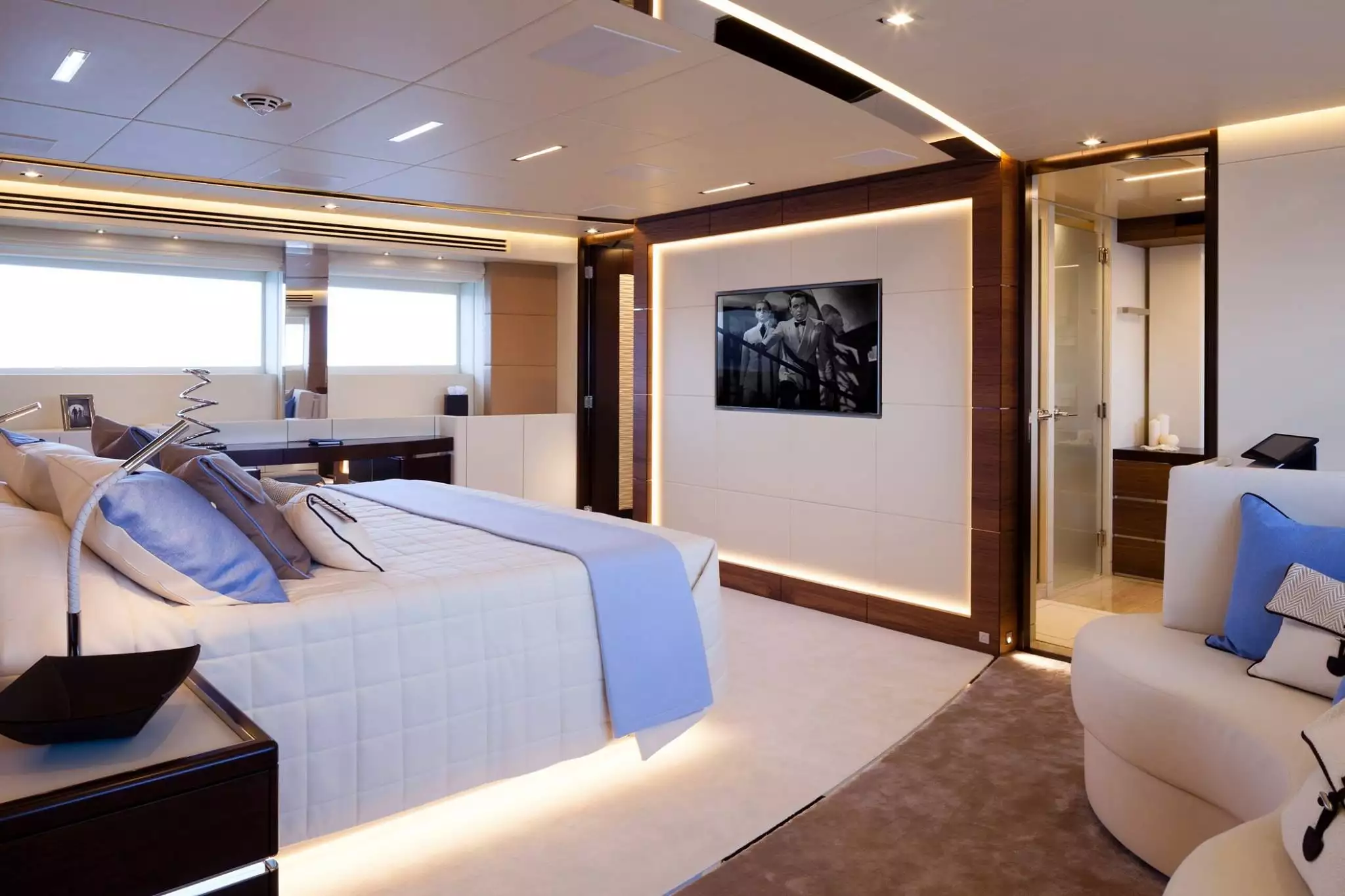 Interior do iate Amore Mio