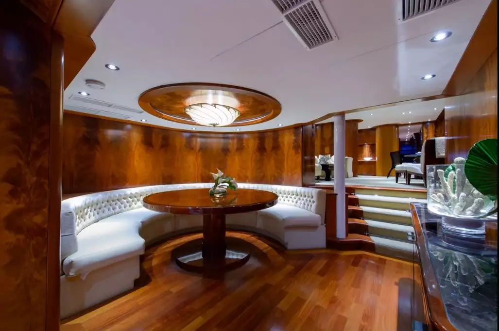 interno dell'yacht Antipodean