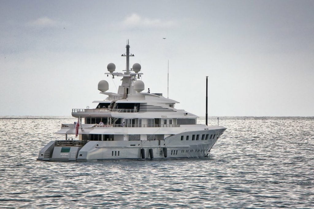 Yacht Axioma