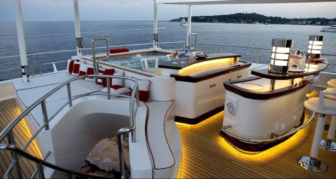 intérieur de yacht Axioma