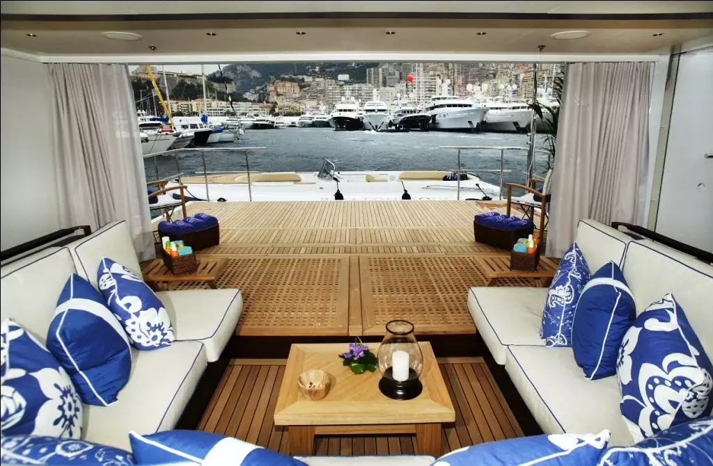 yacht Bâton Rouge intérieur