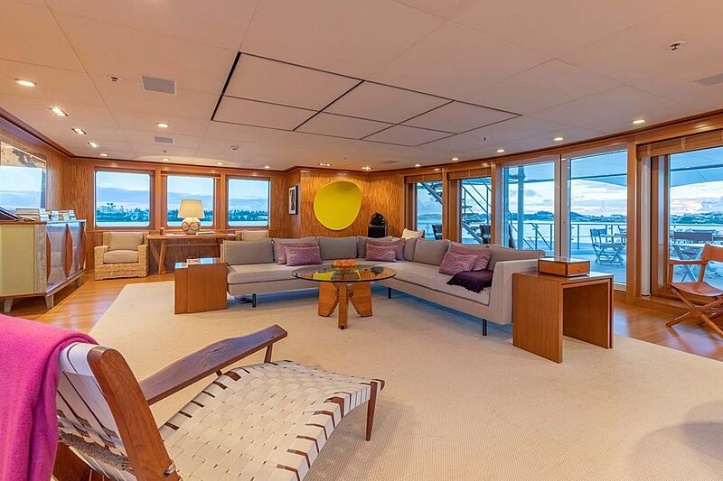 yacht C2 interior