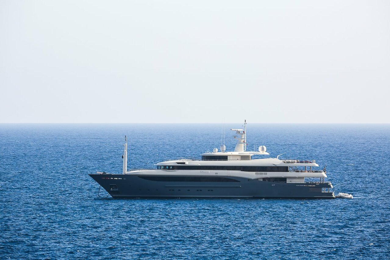 CONSTANCE Yacht • CRN • 2006 • Owner Alan Dabbiere