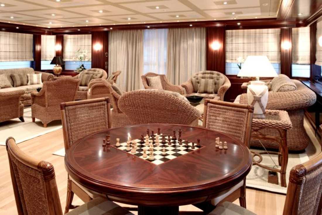 Intérieur du yacht CRN CONSTANCE