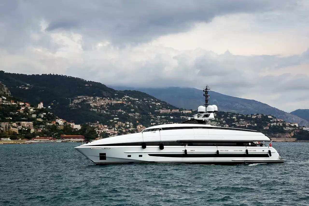 CRAZY ME Yacht • Heesen • 2013 • Proprietario Naquib Sawiris