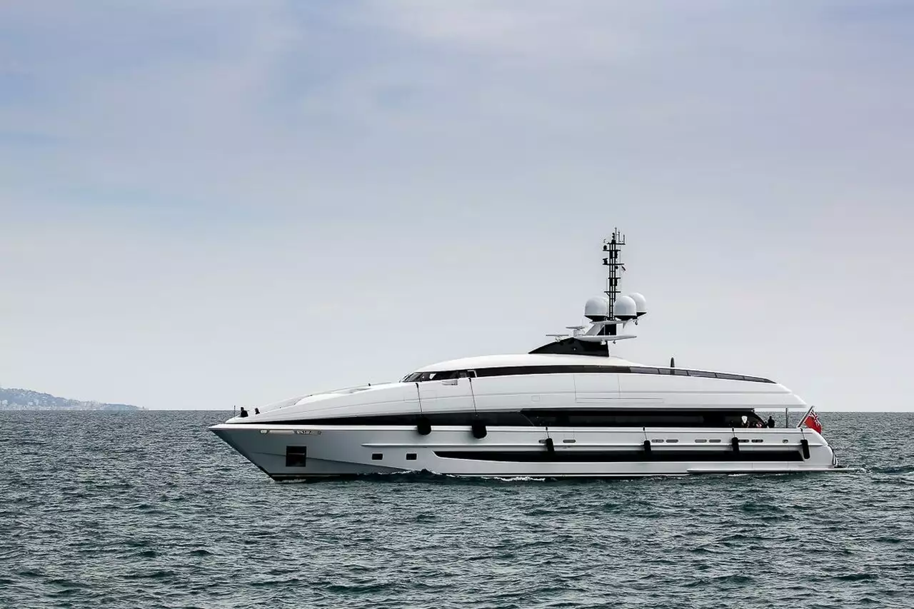 CRAZY ME Yacht • Heesen • 2013 • Proprietario Naquib Sawiris