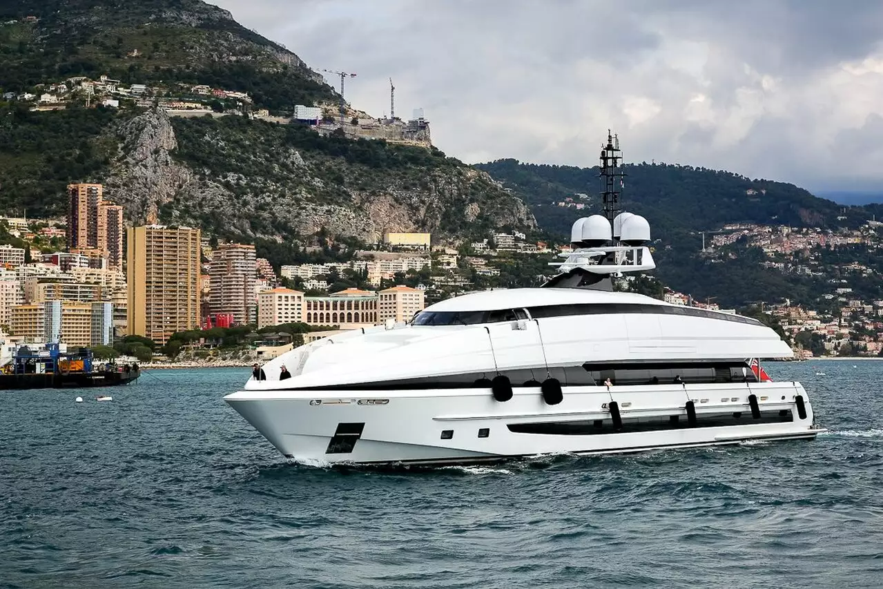 CRAZY ME Yacht • Heesen • 2013 • Besitzer Naquib Sawiris