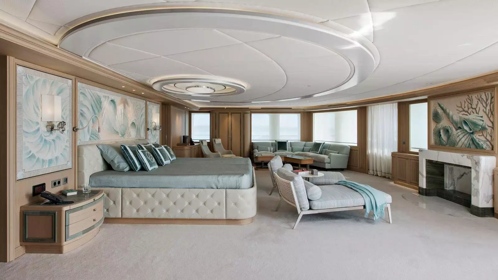 yacht Dream interior