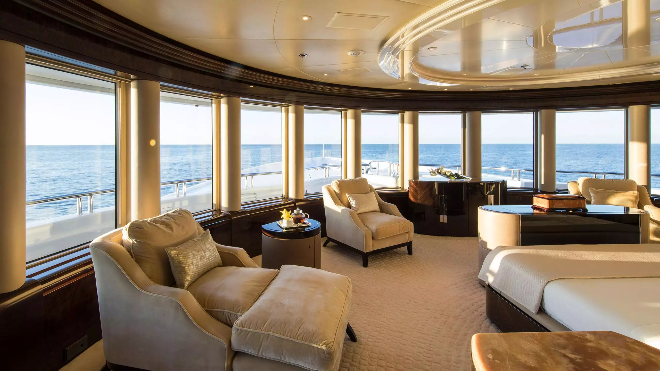 intérieur de yacht Eminence