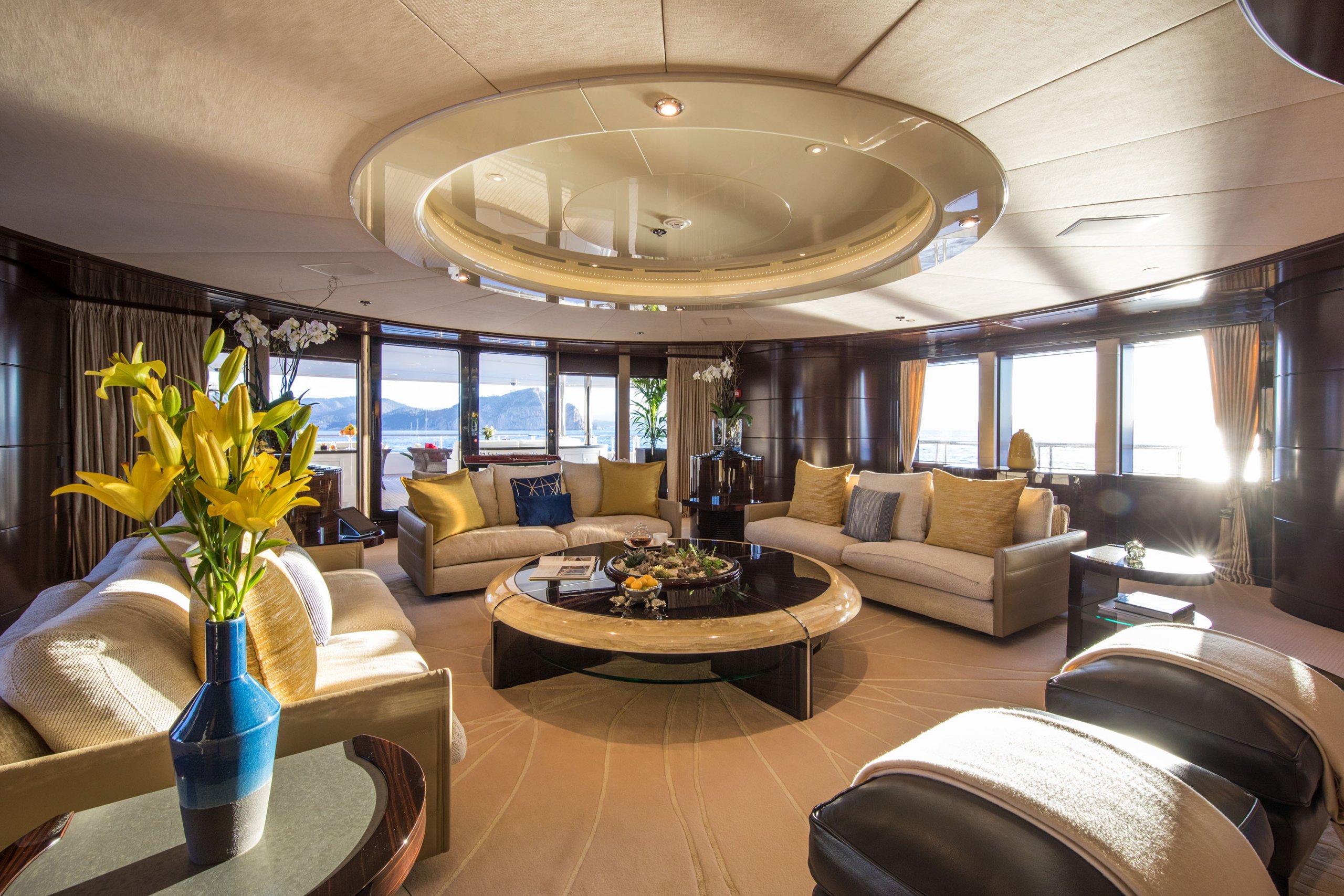 yacht Eminence interior