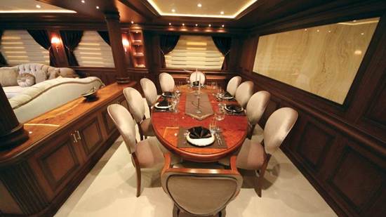 yacht Fly Me To The Moon interior