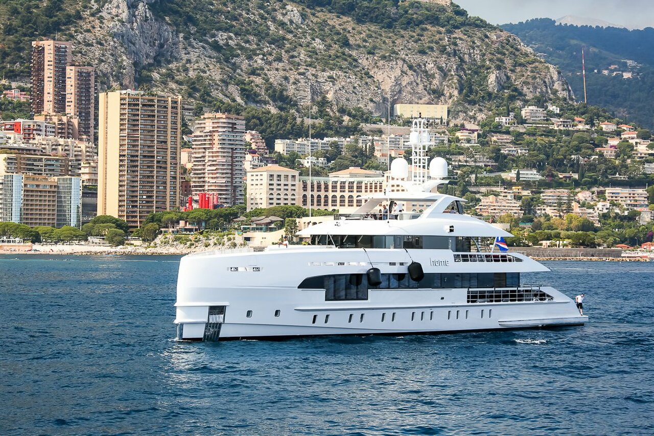 INICIO Yate • Heesen • 2017 • Propietario Harald McPike