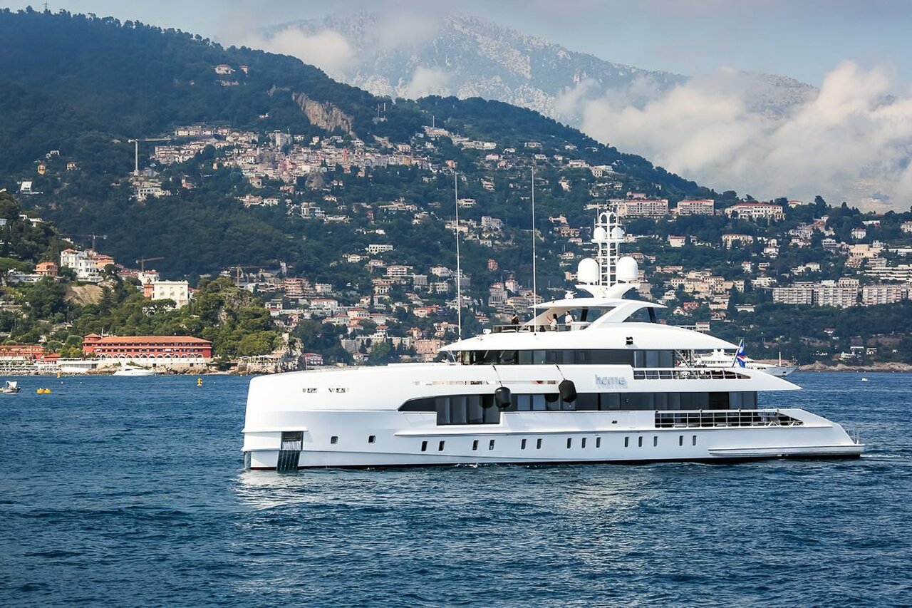 HOME Yacht • Heesen • 2017 • Eigentümer Harald McPike