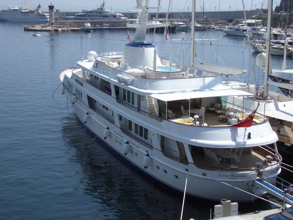 LADY BEATRICE Jacht • Feadship • 1993 • eigenaren Barclay Brothers