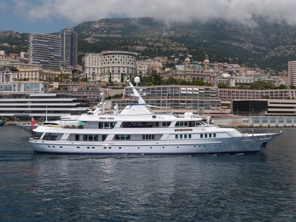 LADY BEATRICE Yacht • Feadship • 1993 • Eigentümer Barclay Brothers