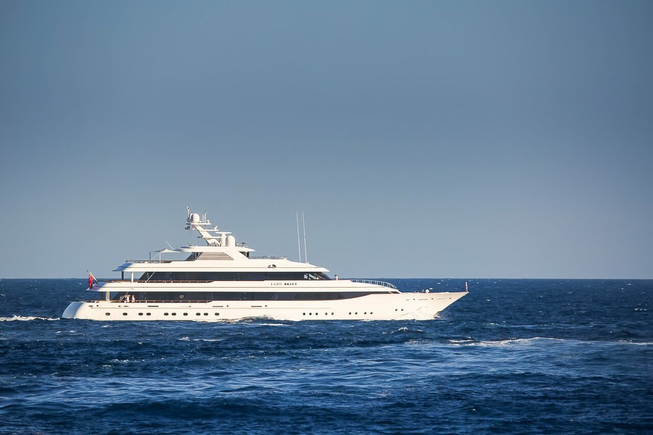 LADY BRITT Yacht • Feadship • 2011 • المالك Sten Warborn