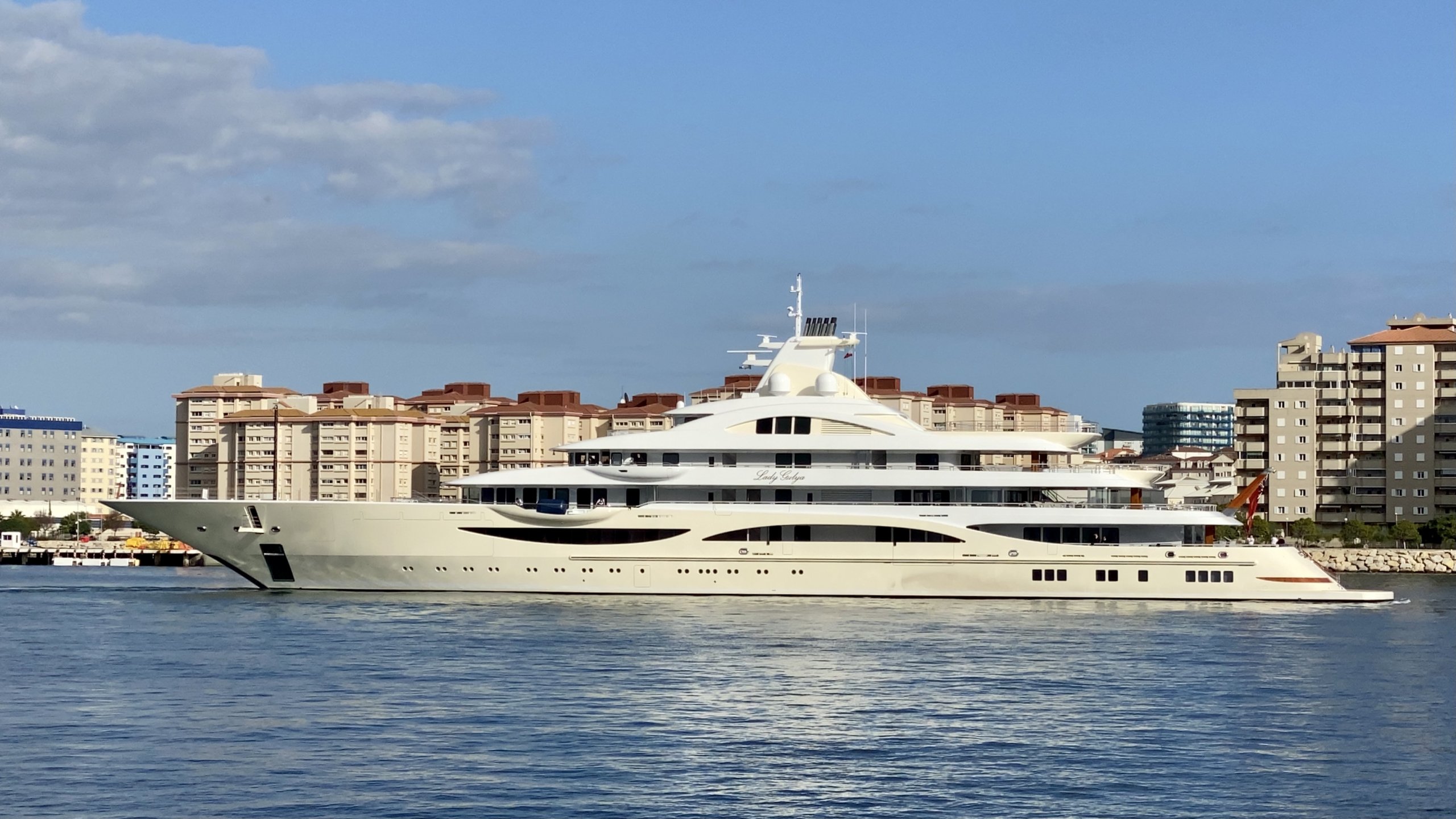 Yate ALAIYA • Tis • Lurssen • 2019 • Propietario Lakshmi Mittal