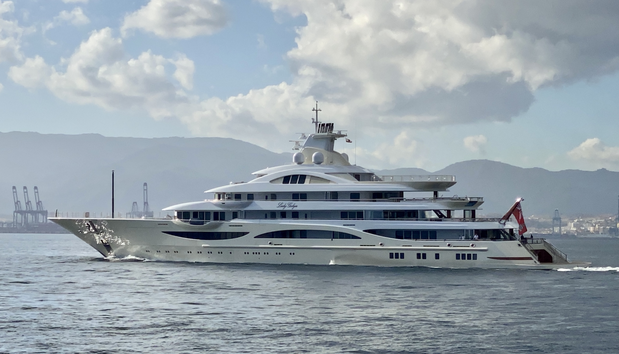 Yate ALAIYA • Tis • Lurssen • 2019 • Propietario Lakshmi Mittal