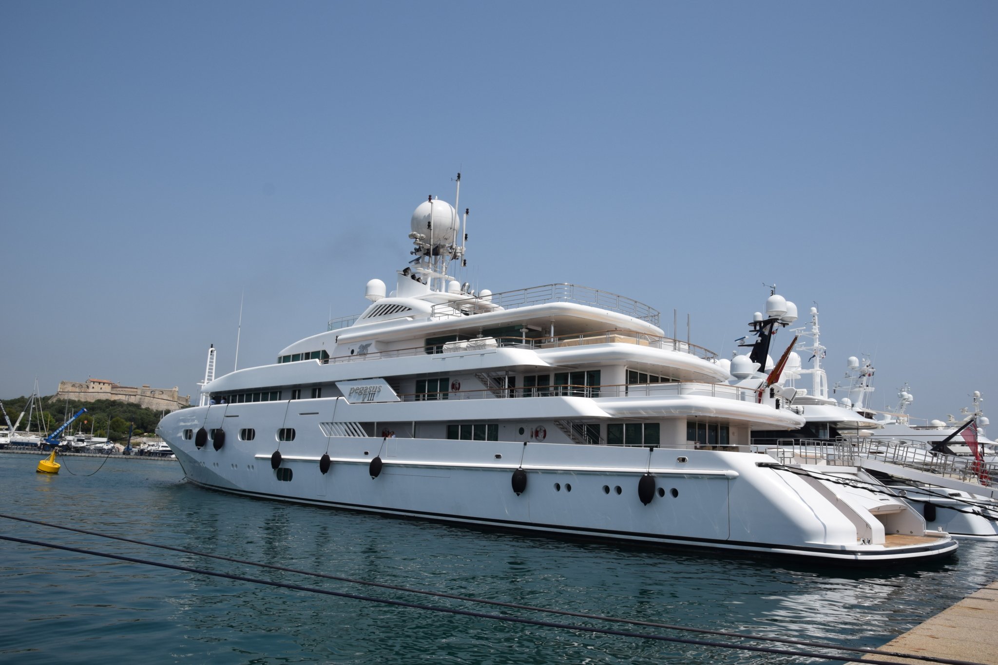 qatar prince yacht