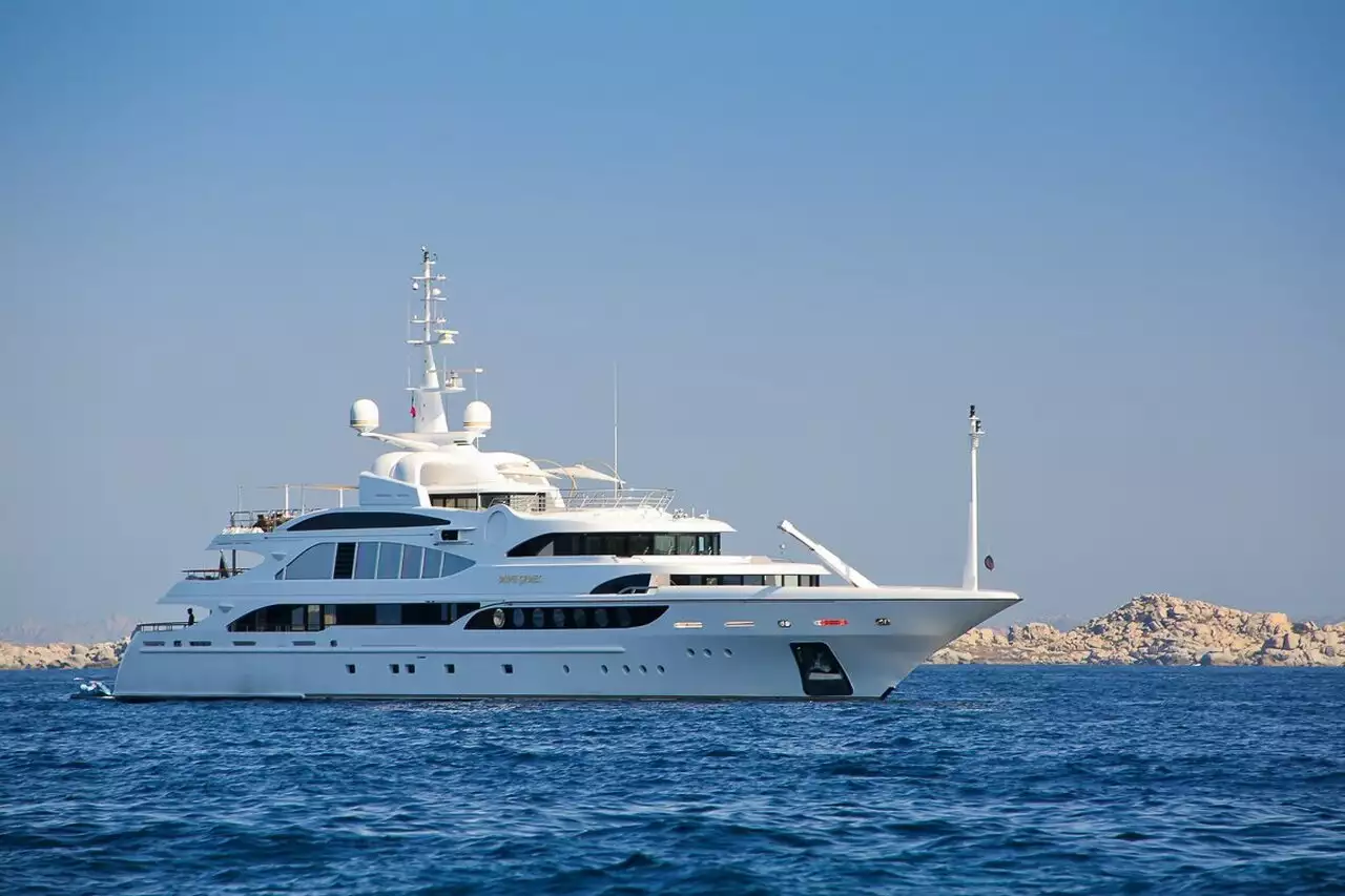 Iate SORRENTO (LUMIERE) • Benetti • 2010 • Proprietário Miguel Rincon