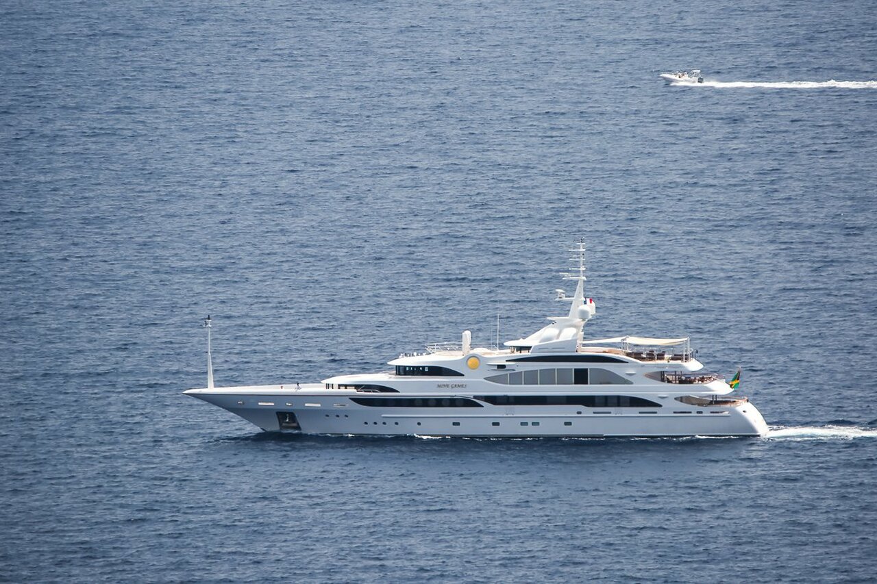 Yate SORRENTO (LUMIERE) • Benetti • 2010 • Propietario Miguel Rincon