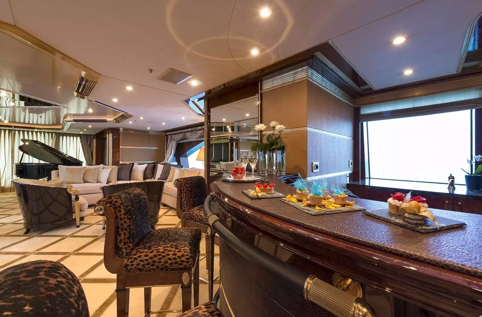 Yacht SORRENTO Interieur