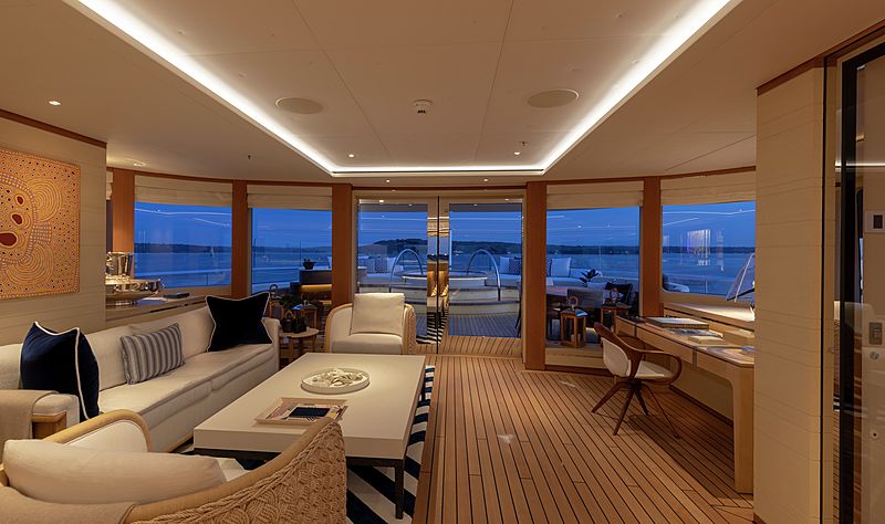 interno dell'yacht Lunasea