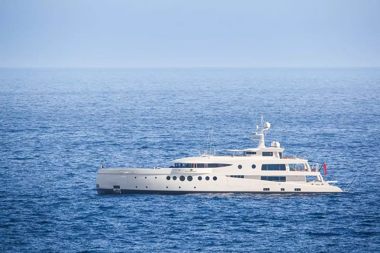 MADAME KATE Yacht • Amels • 2015 • Owner Alexandre Grendene Bartelle