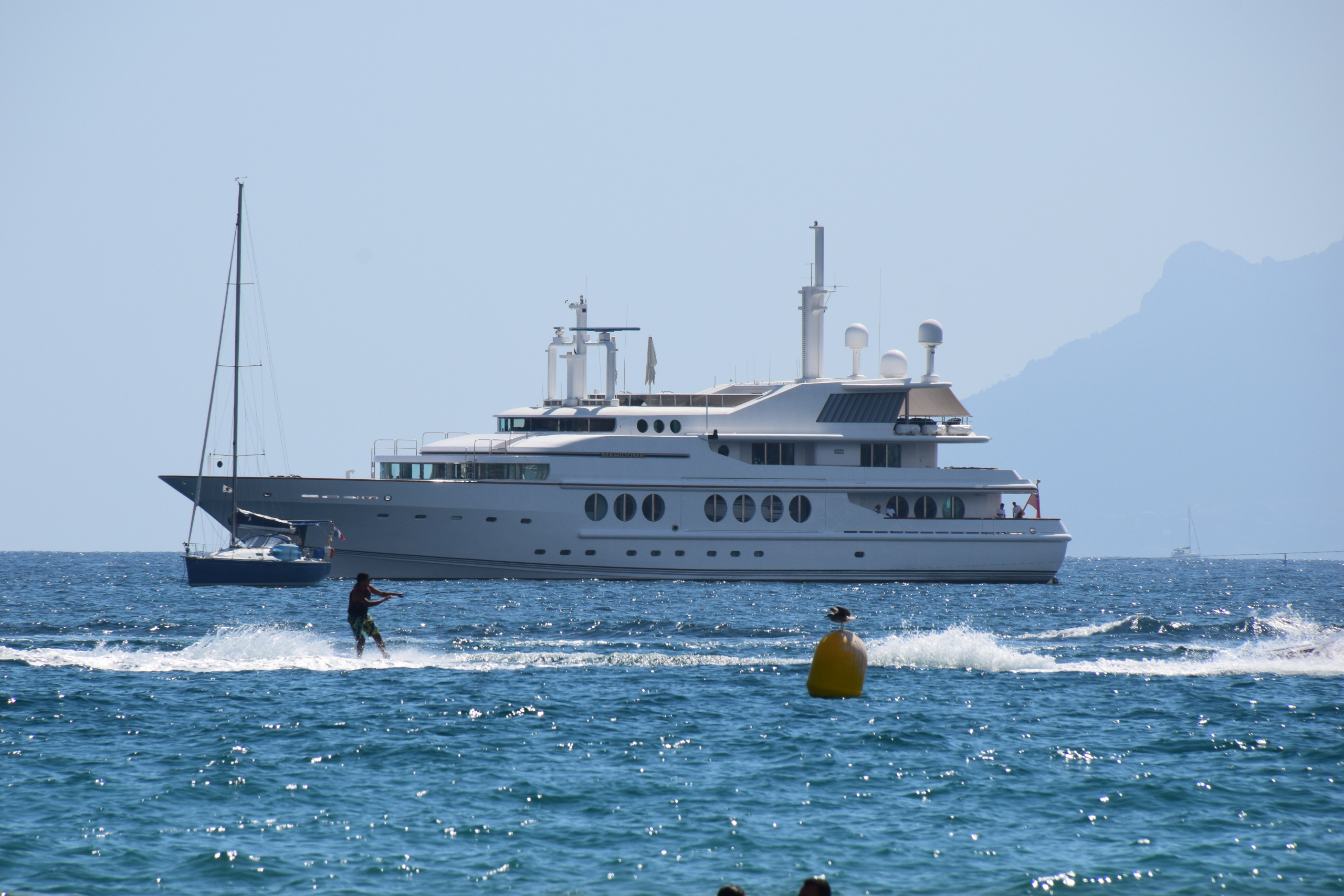 MARIDOME Yacht • Brooke Marine • 1989 • Owner Solomon Lew