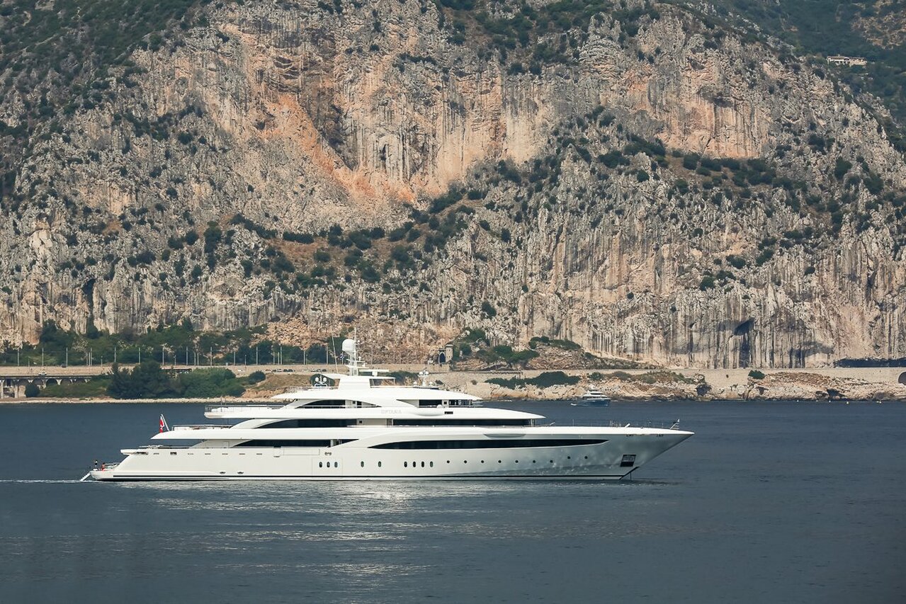 Yacht Optasia