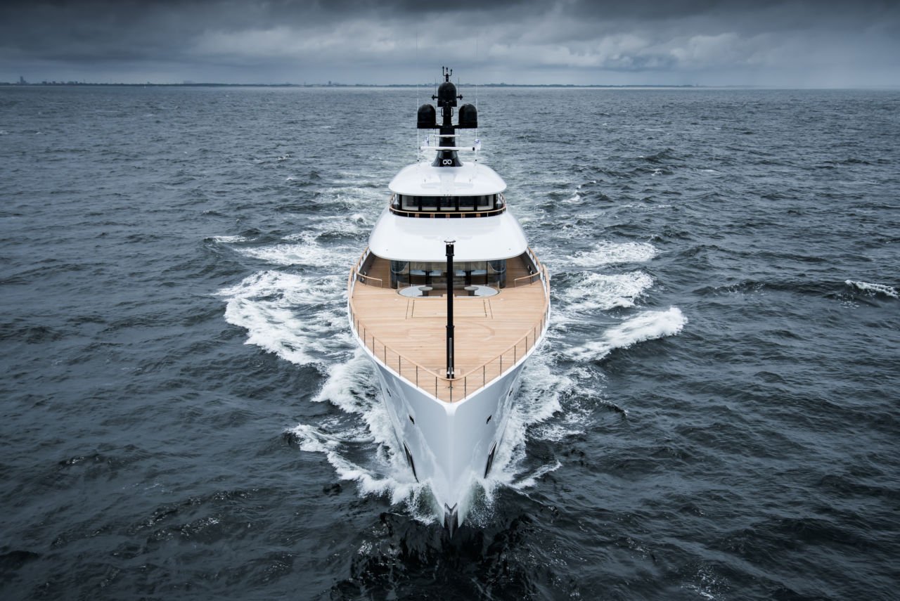 PI Yacht - Feadship - 2019 - Eigenaar Howard Schultz