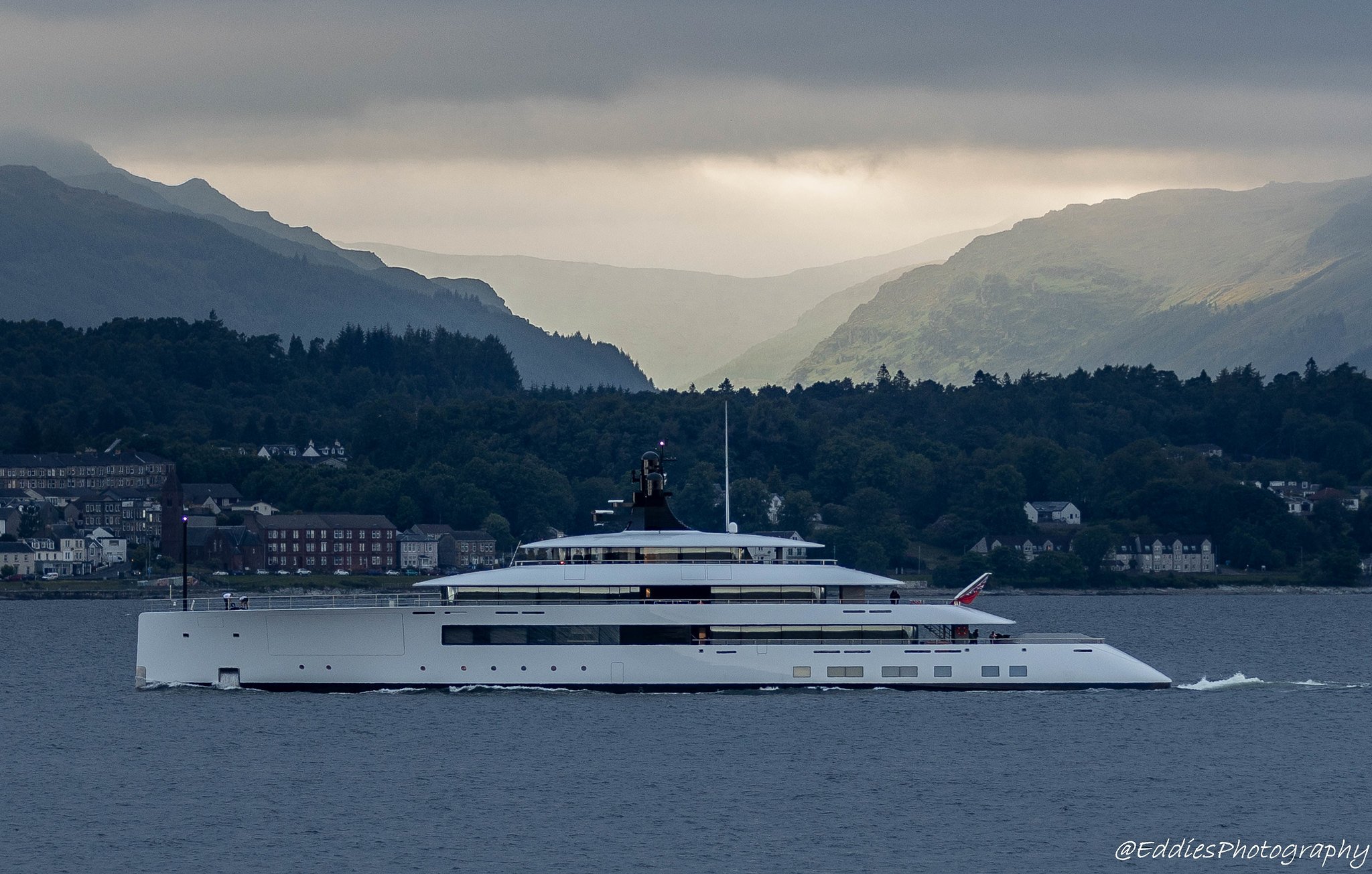 PI Yacht - Feadship - 2019 - Owner Howard Schultz