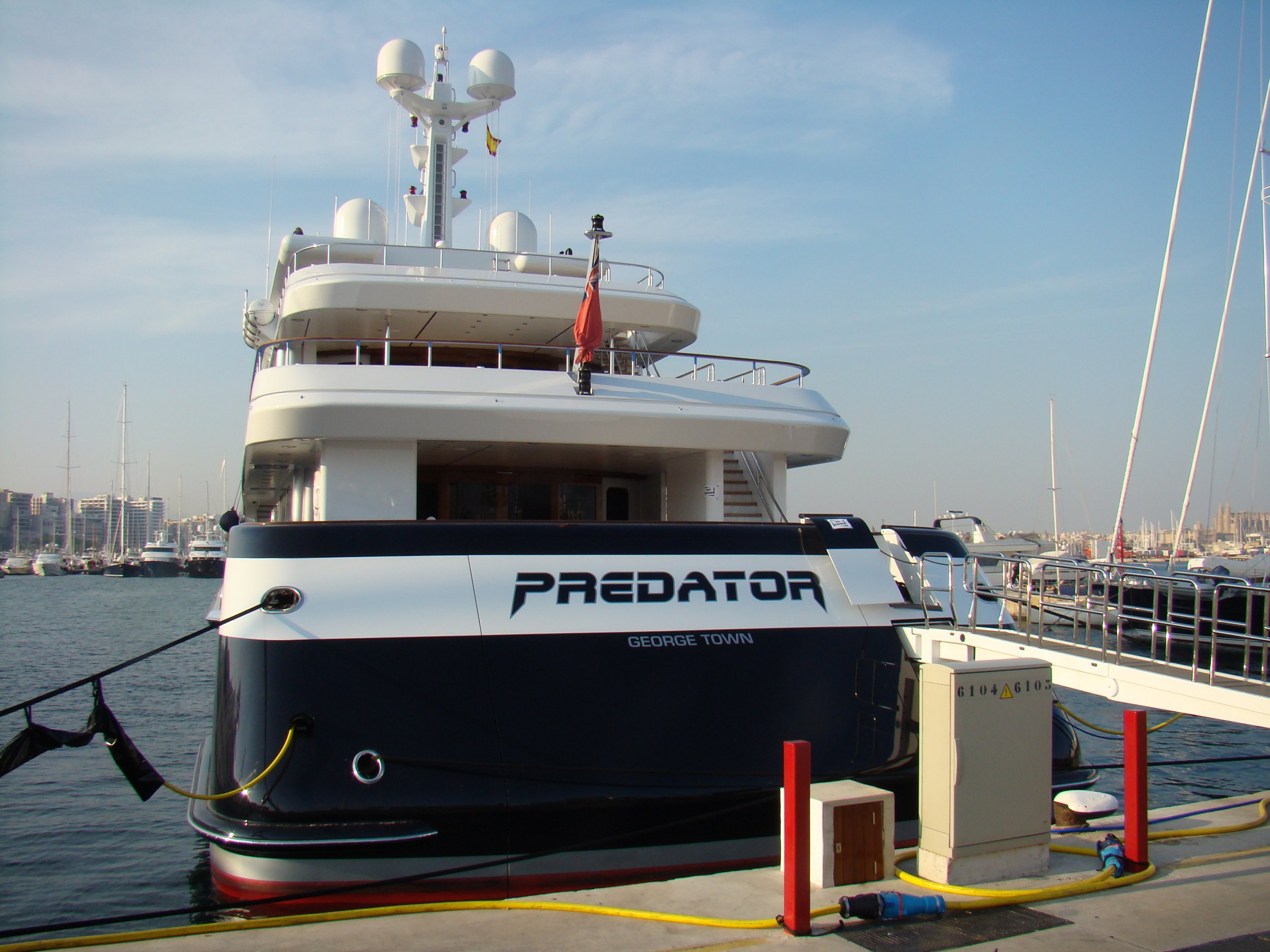 PREDATOR yat • Feadship • 2008 • sahibi Iksander Makhmudov