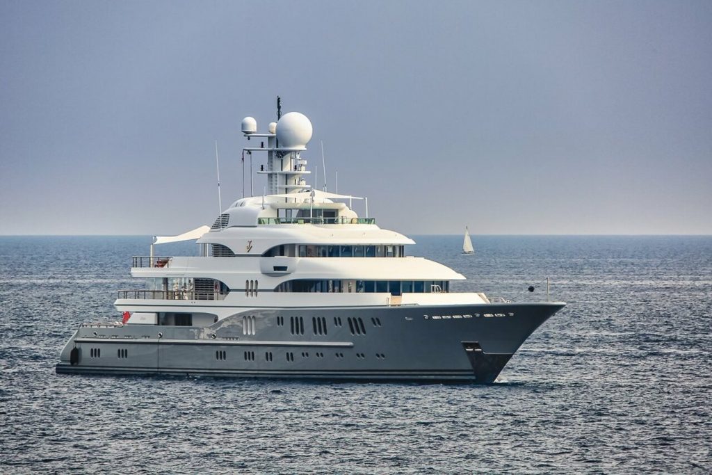 luxusyacht rocinante