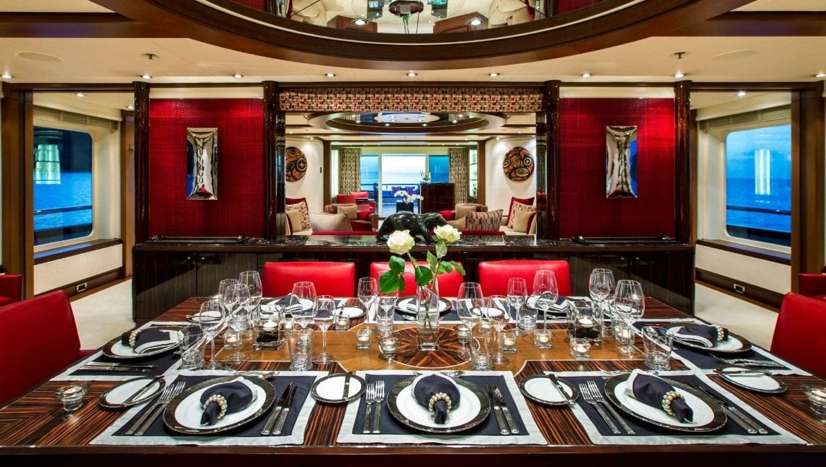 yacht Slipstream interior