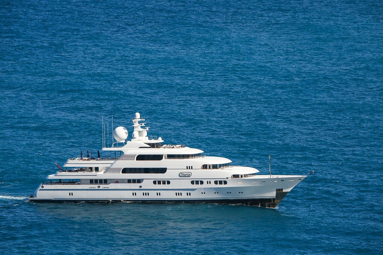 yacht Titania