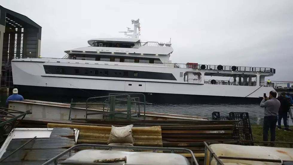 WAYFINDER Yacht • Astilleros Armon • 2020 • navire de soutien pour le superyacht de Bill Gates
