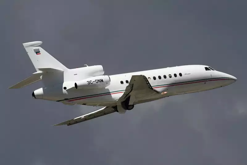 3C-ONM – Dassault Falcon 900 – Обианг Манге