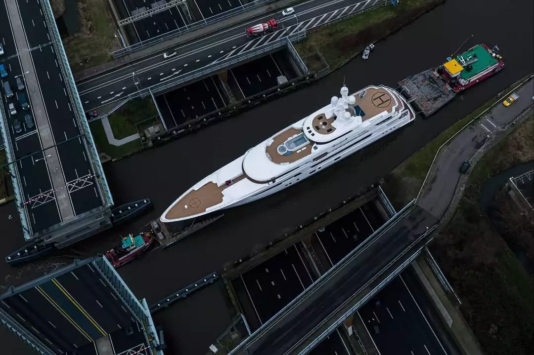 BOARDWALK Yacht • Feadship • 2021 • Sahibi Tilman Fertitta