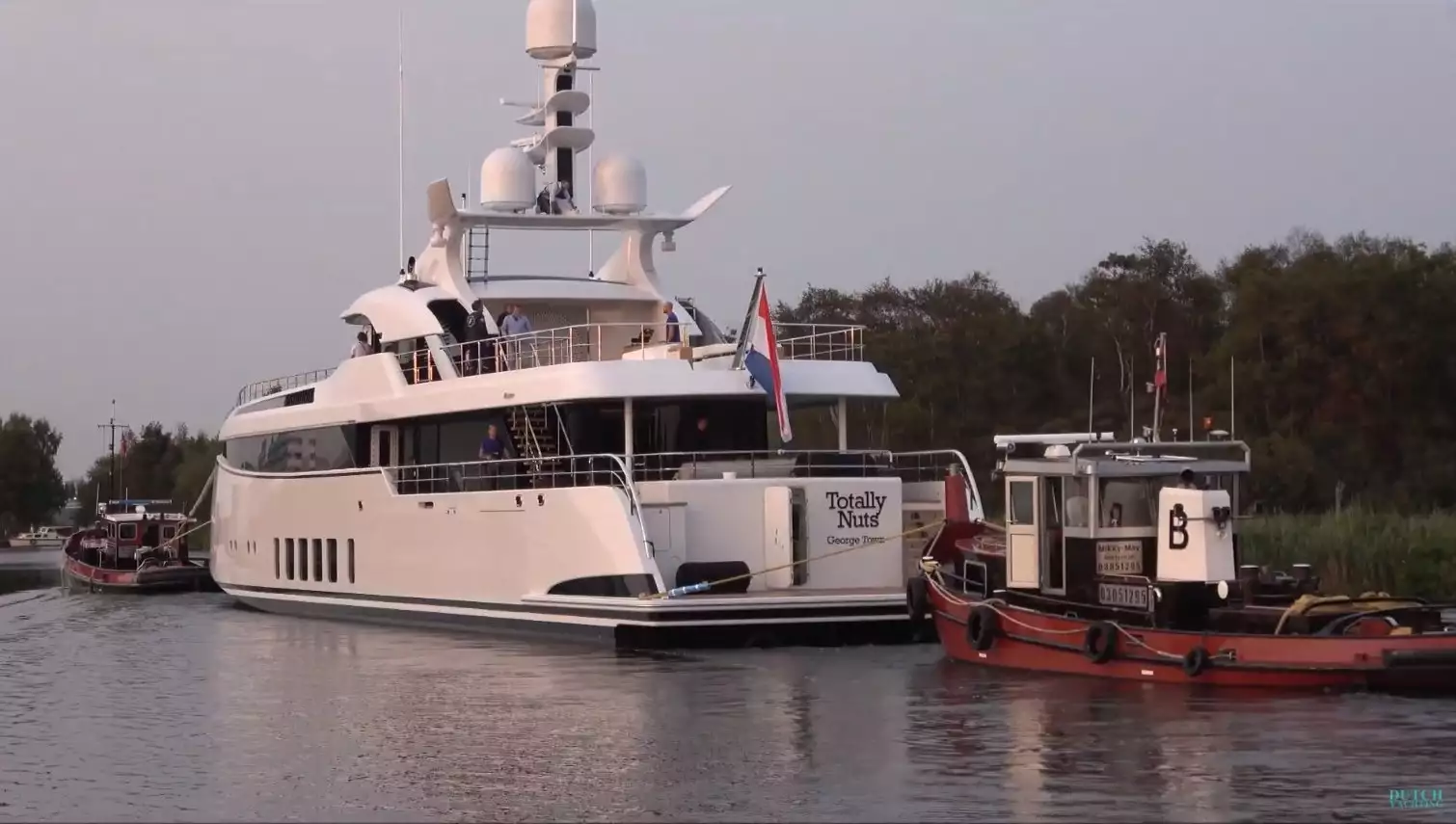 Яхта TOTALLY NUTS • Feadship • 2020 • владелец Саркис Измирлян