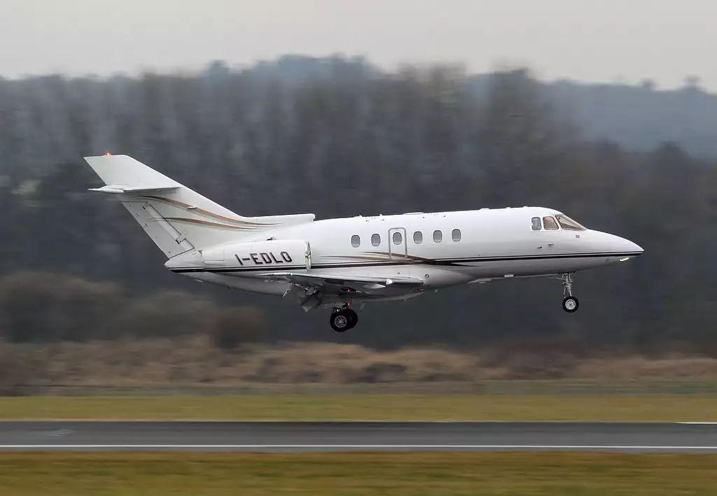 I-EDLO Hawker 750 Berlusconi-jet